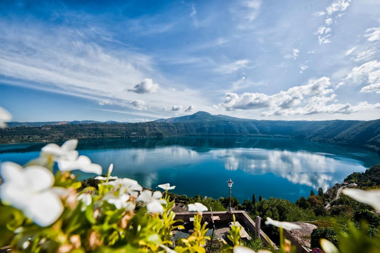 Atlantis Inn Castelgandolfo กัสเตลกันดอลโฟ ภายนอก รูปภาพ