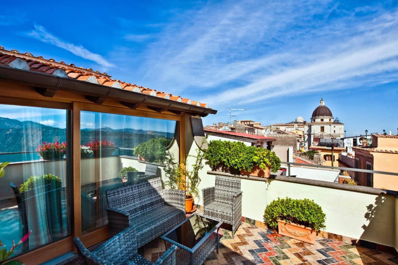 Atlantis Inn Castelgandolfo กัสเตลกันดอลโฟ ภายนอก รูปภาพ