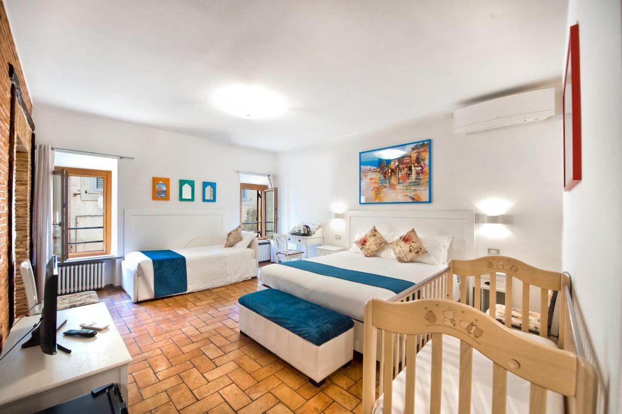 Atlantis Inn Castelgandolfo กัสเตลกันดอลโฟ ภายนอก รูปภาพ