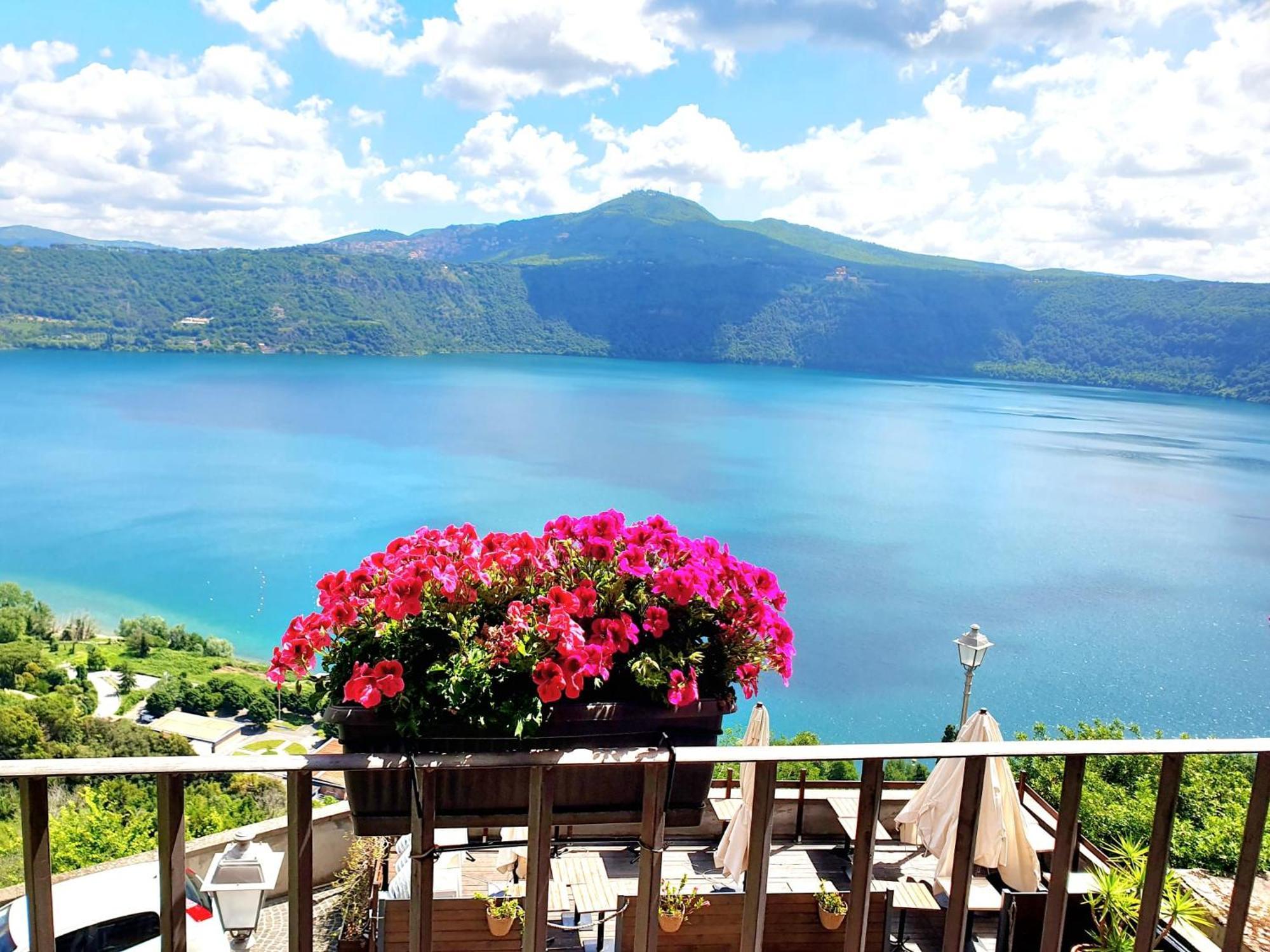 Atlantis Inn Castelgandolfo กัสเตลกันดอลโฟ ภายนอก รูปภาพ