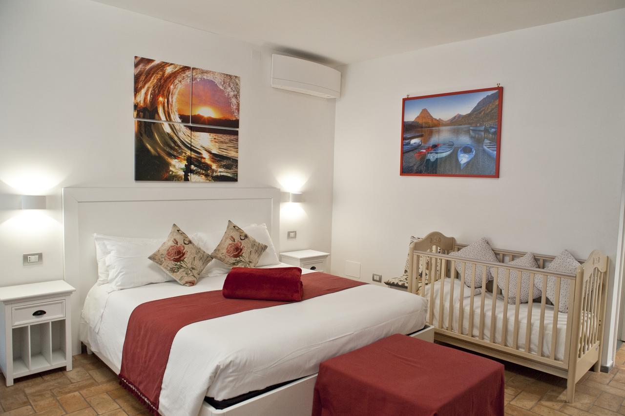 Atlantis Inn Castelgandolfo กัสเตลกันดอลโฟ ภายนอก รูปภาพ