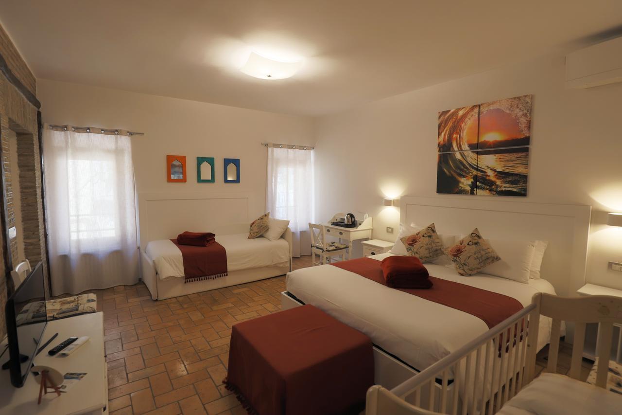 Atlantis Inn Castelgandolfo กัสเตลกันดอลโฟ ภายนอก รูปภาพ